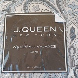 J. Queen New York Waterfall Valance - Blue & White